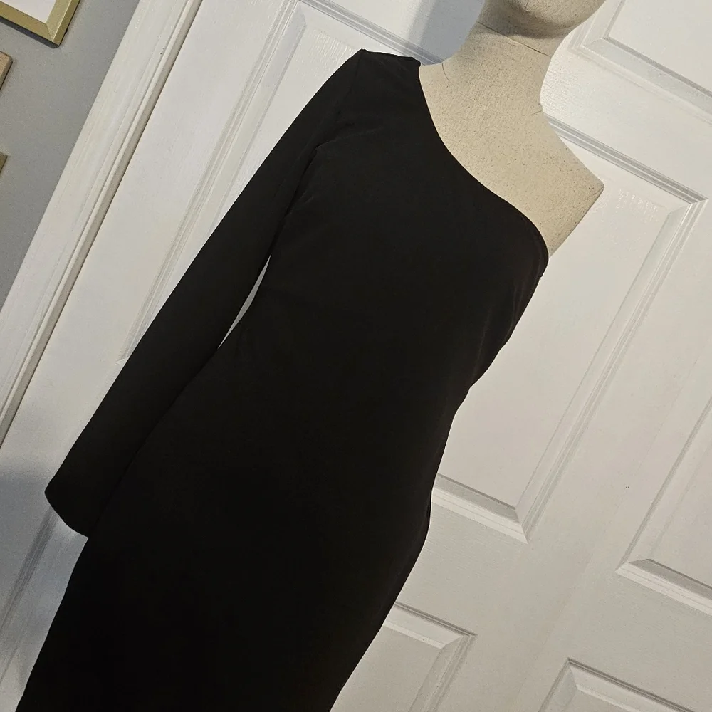 Lulu's Black One-Shoulder Long Sleeve Dress - Picture 3 of 9